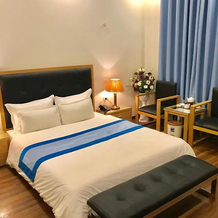 Hotel Royal Van Lung Екстер'єр фото