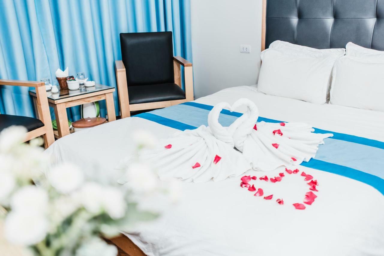 Hotel Royal Van Lung Екстер'єр фото